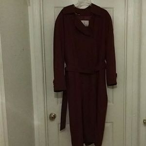 London Fog Ladies trenchcoat